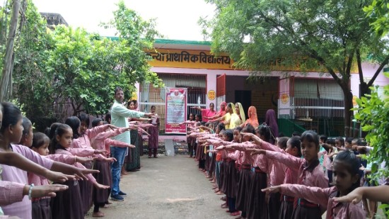 देश भर में पाँच लाख से ज्यादा विद्यालयों में आयोजित हुआ *हमारा विद्यालय-हमारा स्वाभिमान संकल्प कार्यक्रम* - लाखों शिक्षकों व करोड़ों विद्यार्थियों ने ली पांच संकल्पों की शपथ