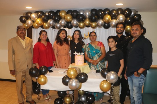 अभिनेत्री ऋतु चौहान ने एल्बम 'बर्बाद हो जाएंगे' के लॉन्च पर मनाया अपना जन्मदिन