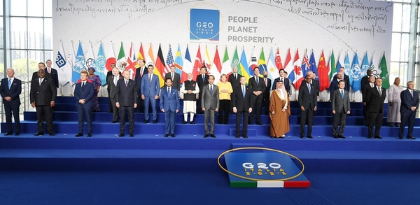 जी20 शिखर सम्मेलन की पृष्ठभूमि में प्रधानमंत्री और फ्रांस के राष्ट्रपति के बीच द्विपक्षीय बैठक