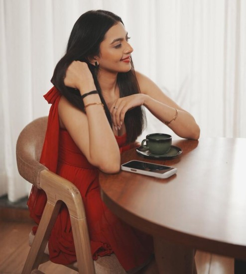 कशिका कपूर का पंजाबी डेब्यू 'HER'