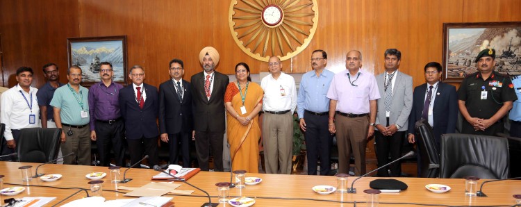 रक्षा मंत्रालय ने स्पर्श पहल की पहुंच बढ़ाने के लिए बैंक ऑफ बड़ौदा एवं एचडीएफसी बैंक के साथ समझौता ज्ञापन पर हस्ताक्षर किए: रक्षा मंत्रालय