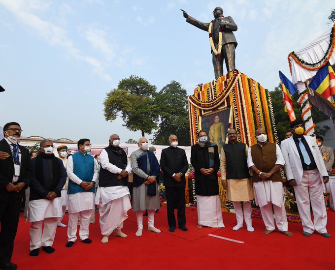 प्रधानमंत्री ने भारत रत्न बाबासाहेब डॉ. भीमराव अम्बेडकर को उनके महापरिनिर्वाण दिवस पर श्रद्धांजलि अर्पित की