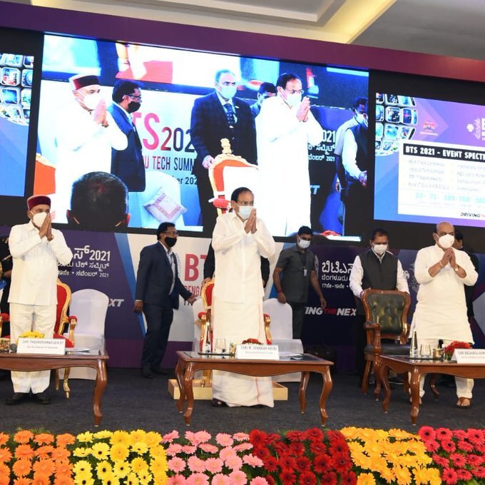 उपराष्ट्रपति ने इसरो से कहा- वैश्विक उपयोग के लिए स्वदेशी क्षेत्रीय नेविगेशन उपग्रह प्रणाली एनएवीआईसी पर जोर दें