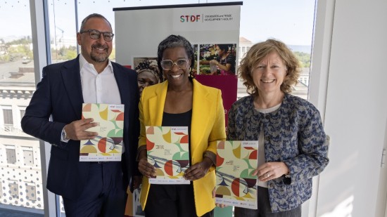 WTO न्यूज़ (स्वच्छता एवं पौध स्वच्छता उपाय): कनाडा ने खाद्य सुरक्षा और पौधों एवं पशु स्वास्थ्य क्षमता को मजबूत करने के लिए 500,000 कनाडाई डॉलर देने का वादा किया है।