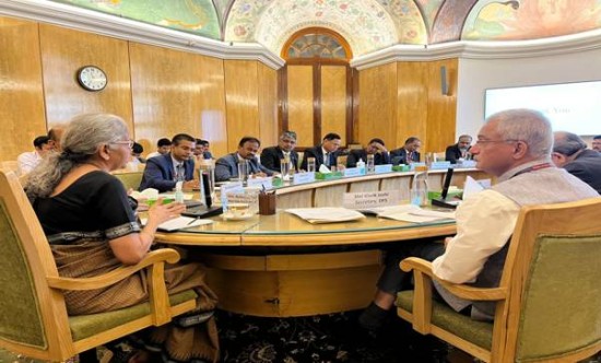 केंद्रीय वित्त मंत्री श्रीमती निर्मला सीतारामन ने अमेरिका और यूरोप में बैंकिंग प्रणाली में दबाव के मद्देनजर सार्वजनिक क्षेत्र के बैंकों की तैयारियों की समीक्षा के लिए आयोजित बैठक की अध्यक्षता की: वित्‍त मंत्रालय
