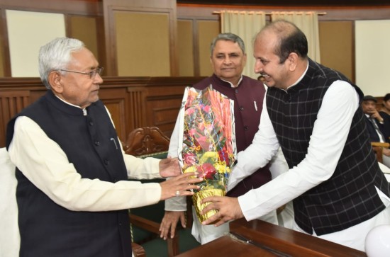 विधानसभा के शीतकालीन सत्र से पहले बिहार के मुख्यमंत्री नितीश कुमार ने महागठबंधन के सभी माननीय सदस्यों के साथ बैठक की