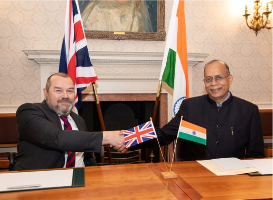 रक्षा सचिव ने भारत-ब्रिटेन रक्षा सलाहकार समूह (डीसीजी) बैठक की सह-अध्यक्षता की: रक्षा मंत्रालय 