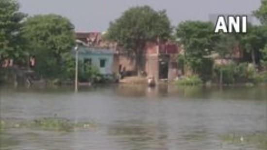 BREAKING NEWS: राप्ती और घाघरा नदी का जलस्तर बढ़ने से गोरखपुर में आवासीय क्षेत्रों में जलभराव