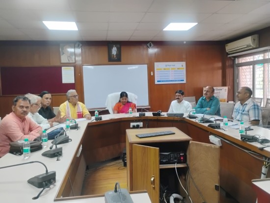 उत्तर प्रदेश: *राष्ट्रीय शैक्षिक महासंघ उत्तर प्रदेश* के प्रतिनिधिमंडल ने महानिदेशक स्कूल शिक्षा बेसिक शिक्षा को ज्ञापन सौंप कर विद्यालय मर्जर के आदेश का विरोध करते हुए उसे वापस लेने की मांग की 