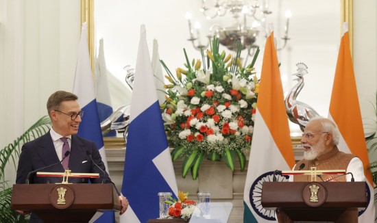 फिनलैंड के राष्ट्रपति के साथ जॉइंट प्रेस स्टेटमेंट के दौरान प्रधानमंत्री का प्रेस स्टेटमेंट और YouTube पर सजीव प्रसारण: प्रधानमंत्री कार्यालय
