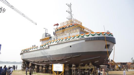 मेसर्स टीटागढ़ रेल सिस्टम्स लिमिटेड, कोलकाता में 25टी बोलार्ड पुल टग नौका बाहुबली का जलावतरण और युवान के निर्माण कार्य का शुभारंभ: रक्षा मंत्रालय