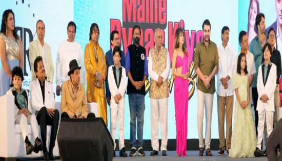 फिल्म 'मूत्र विसर्जन वर्जित है' की हिरोइन ख़ुशी मुखर्जी ने शाकाहारी बनने का फैसला किया