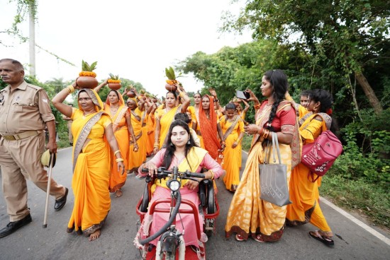 नारायण सेवा संस्थान लखनऊ द्वारा आयोजित 'कलश-यात्रा' 