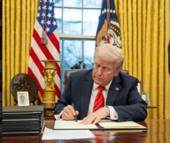 The White House (तथ्य पत्रक): राष्ट्रपति डोनाल्ड जे. ट्रम्प ने जीनियस अधिनियम पर हस्ताक्षर कर इसे कानून बना दिया