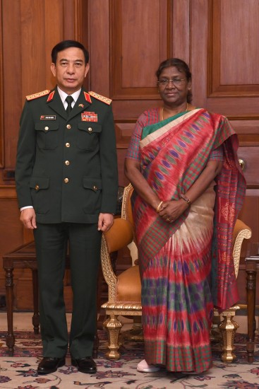वियतनाम के रक्षा मंत्री ने राष्ट्रपति से मुलाकात की