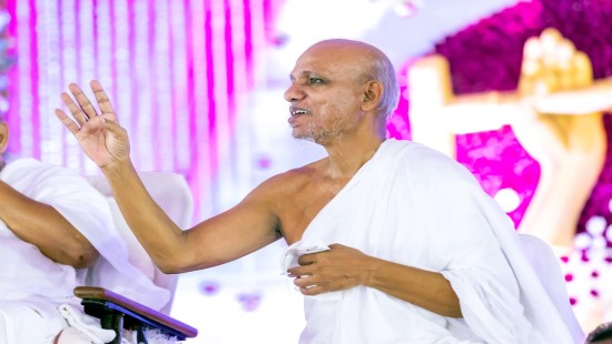 महाराष्ट्र: मुंबई में पहली बार 64 आत्माओं का सामूहिक जैन दीक्षा महोत्सव